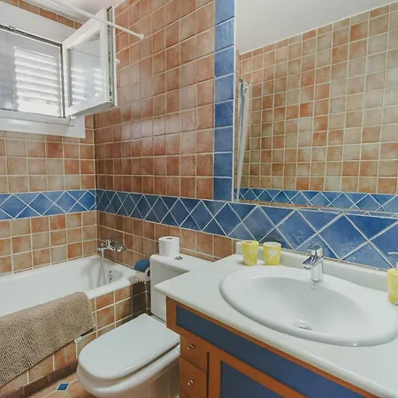 Con Piscina Privada A Pocos Pasos Del Mar فيلة *